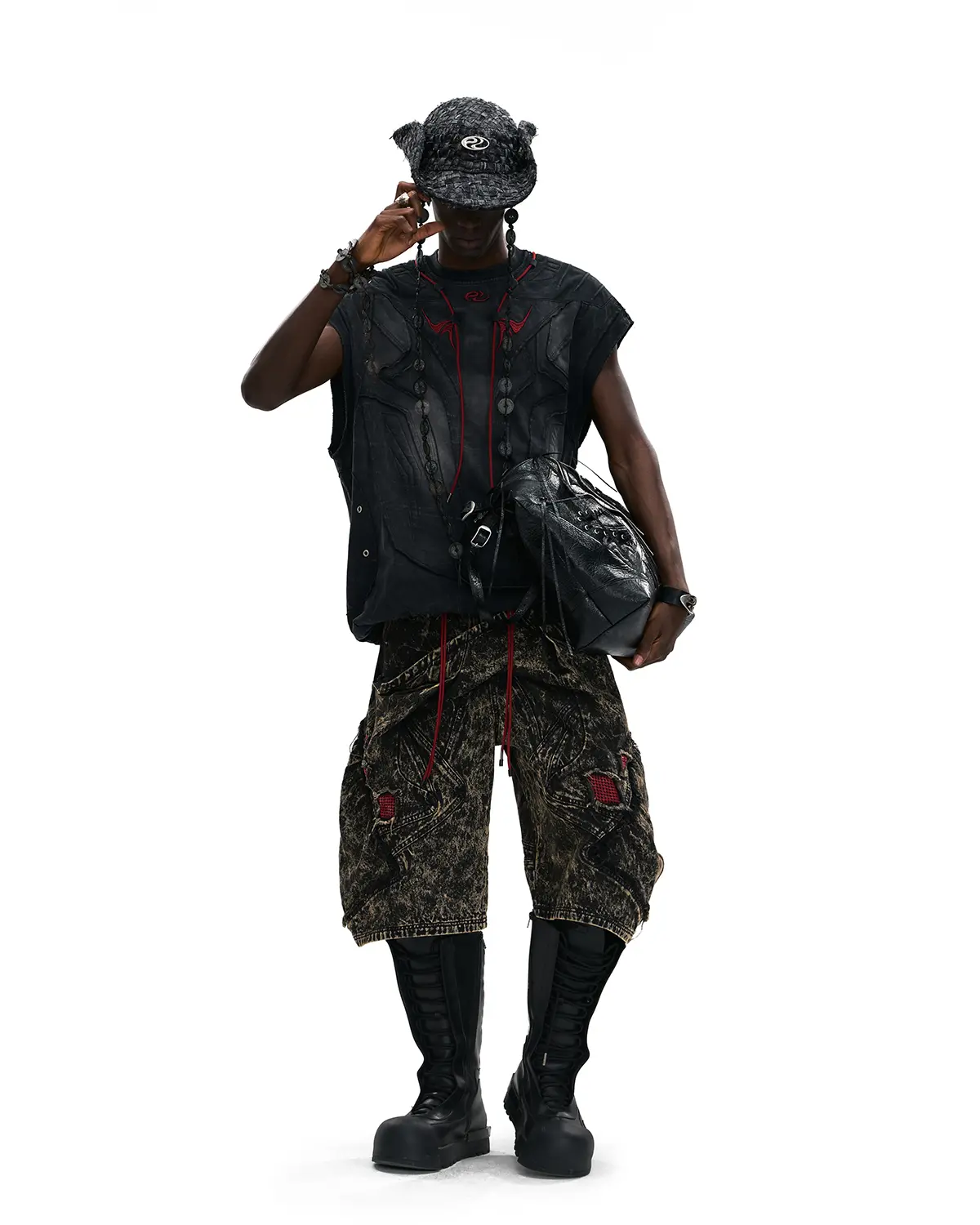Personsoul Deconstructed Contrasting Embroidery Sleeveless T-Shirt Black - Image 11