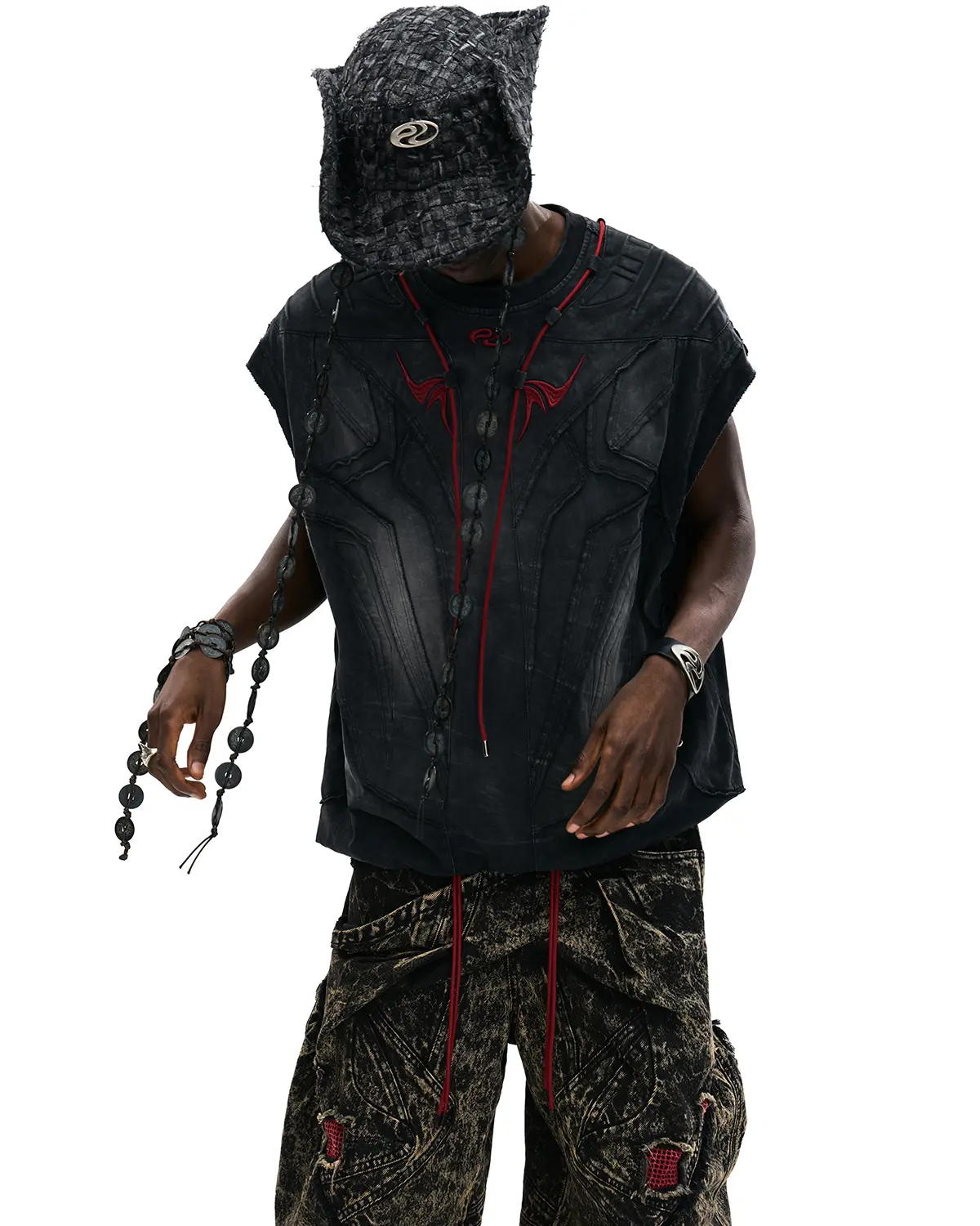 Personsoul Deconstructed Contrasting Embroidery Sleeveless T-Shirt Black - Image 4