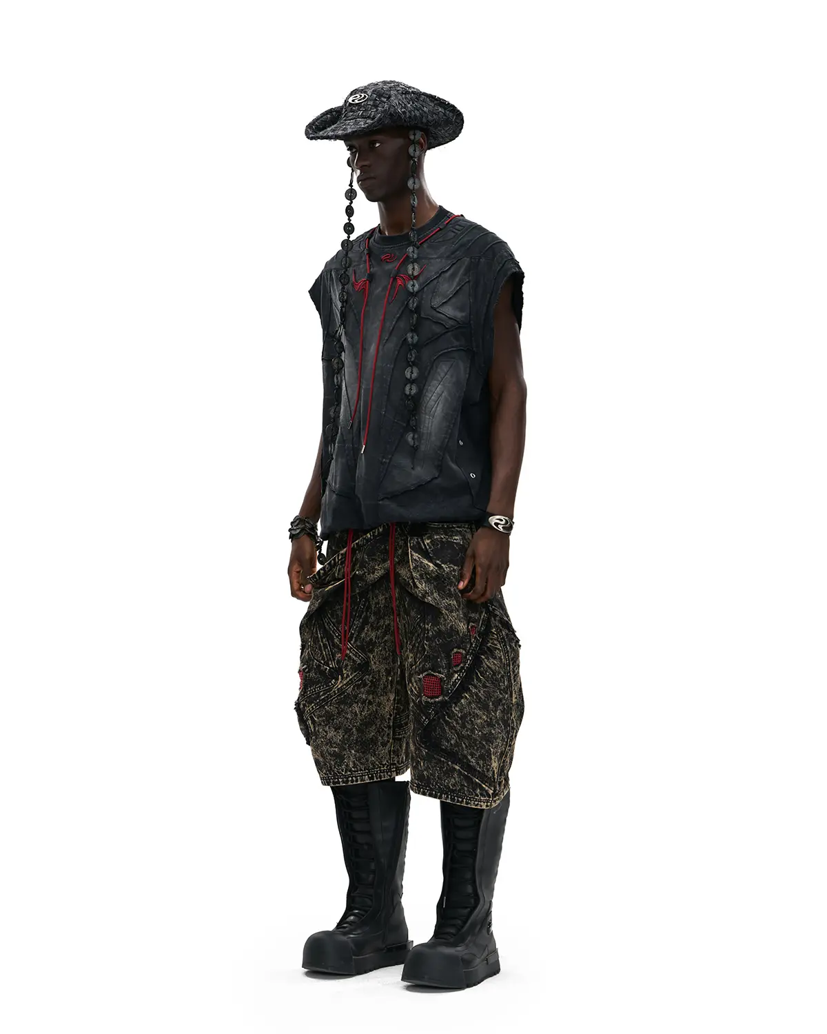 Personsoul Deconstructed Contrasting Embroidery Sleeveless T-Shirt Black - Image 9