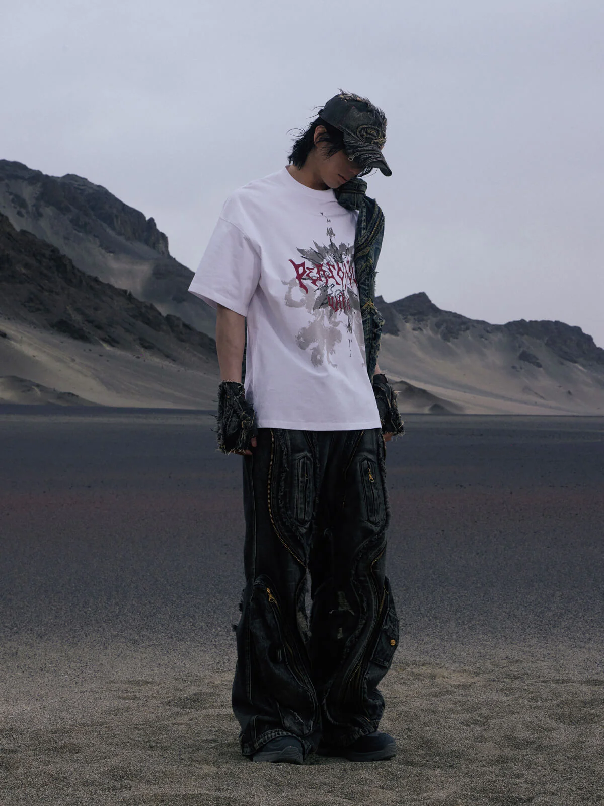 Personsoul Dirty Ripped Denim Baggy Jeans - Image 8
