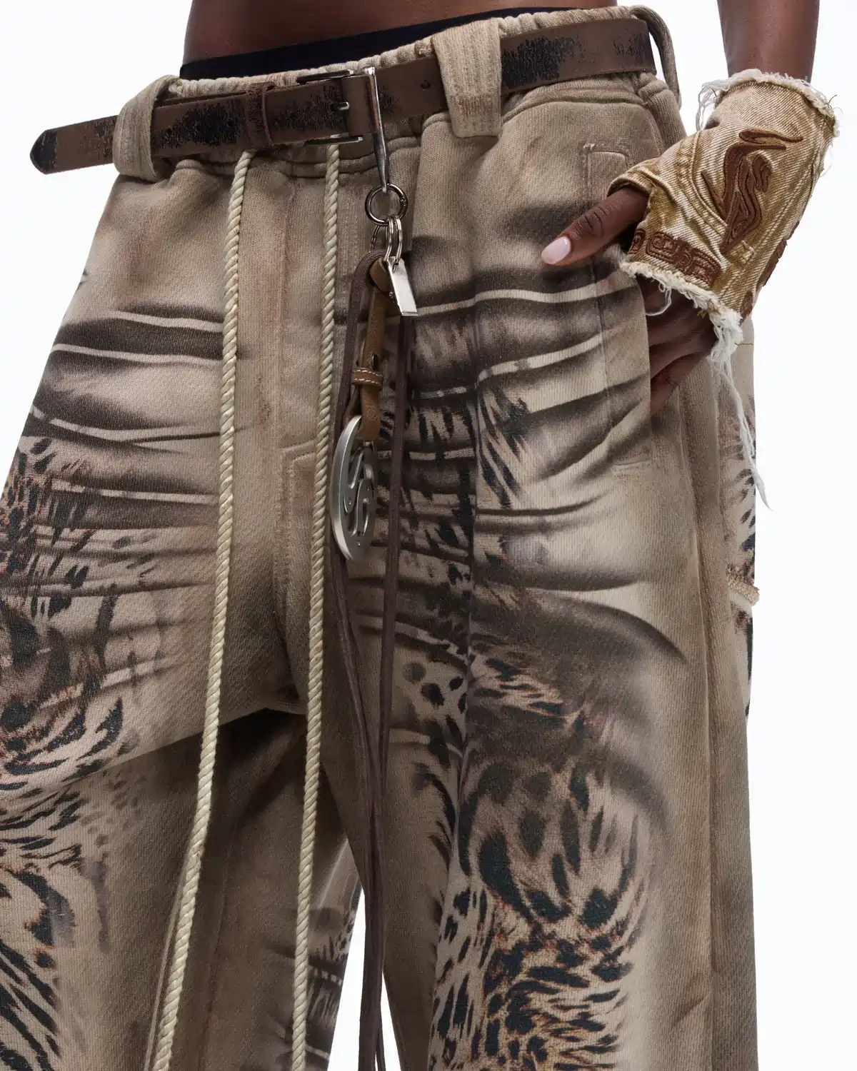 Personsoul Distressed Tiger-Pattern Totem Sweatpants - Image 5
