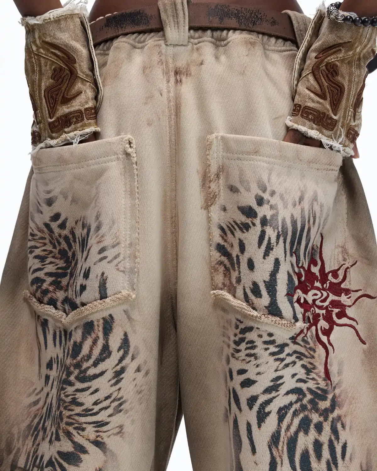 Personsoul Distressed Tiger-Pattern Totem Sweatpants - Image 6