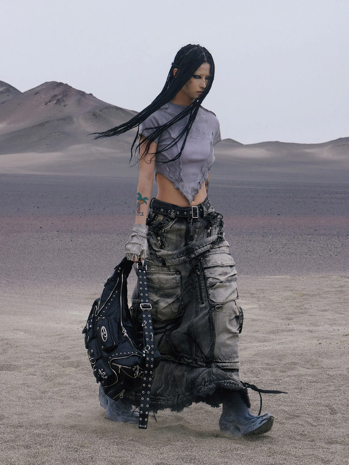 Personsoul Grey V-hem Slim Crop Top - Image 6