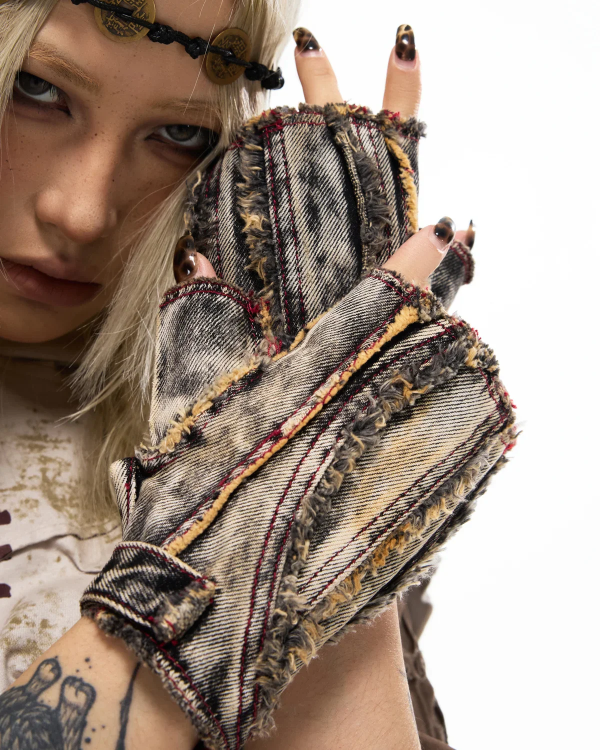 Personsoul Guardian Beast Frayed Denim Gloves - Image 3