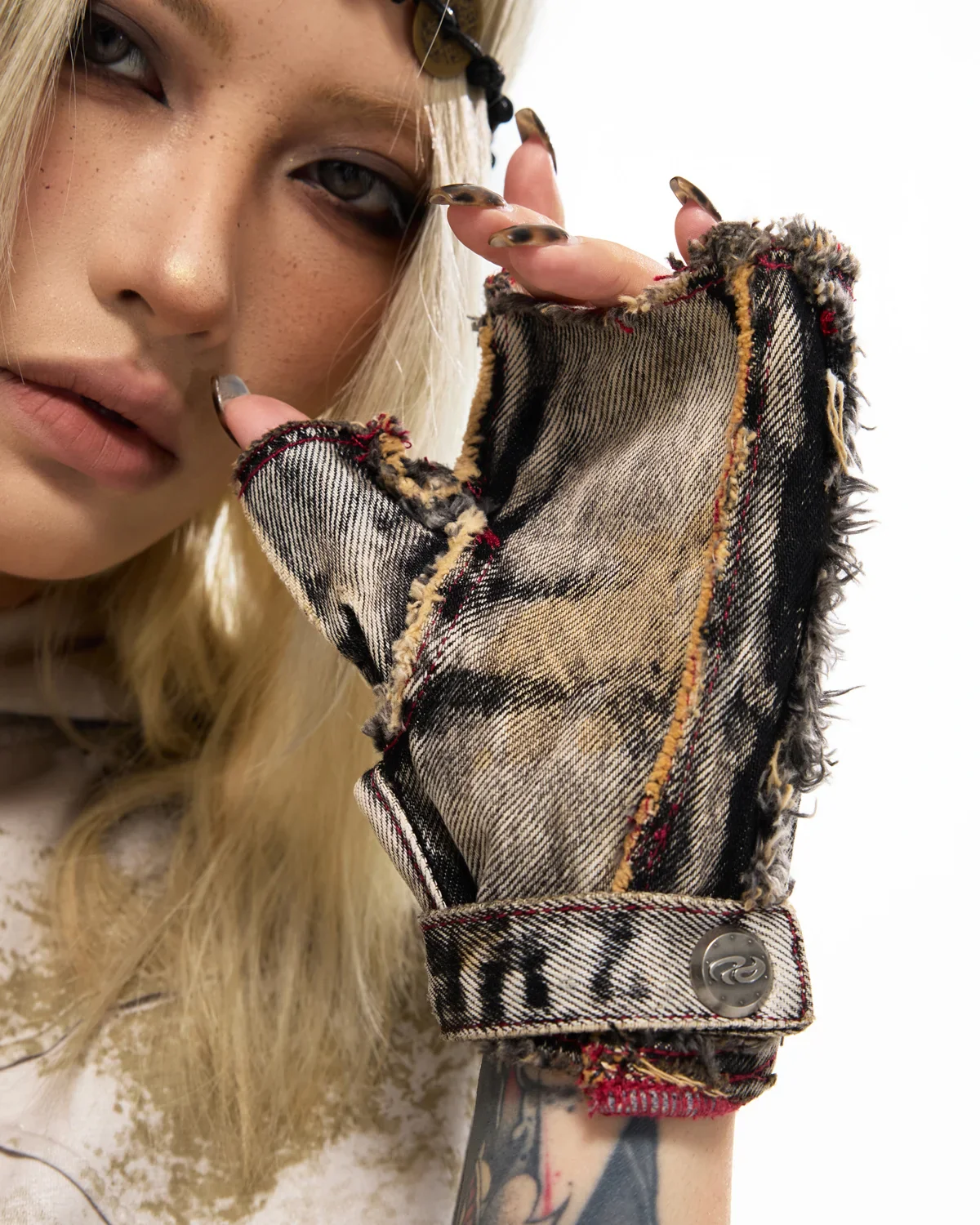 Personsoul Guardian Beast Frayed Denim Gloves - Image 5