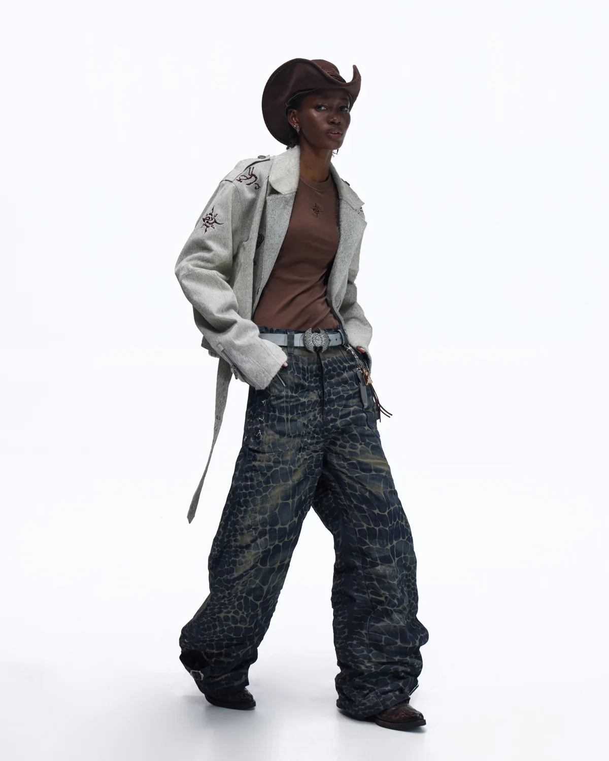 Personsoul Laser-Etched Crocodile-Patterned Raw Denim Curved Jeans - Image 10