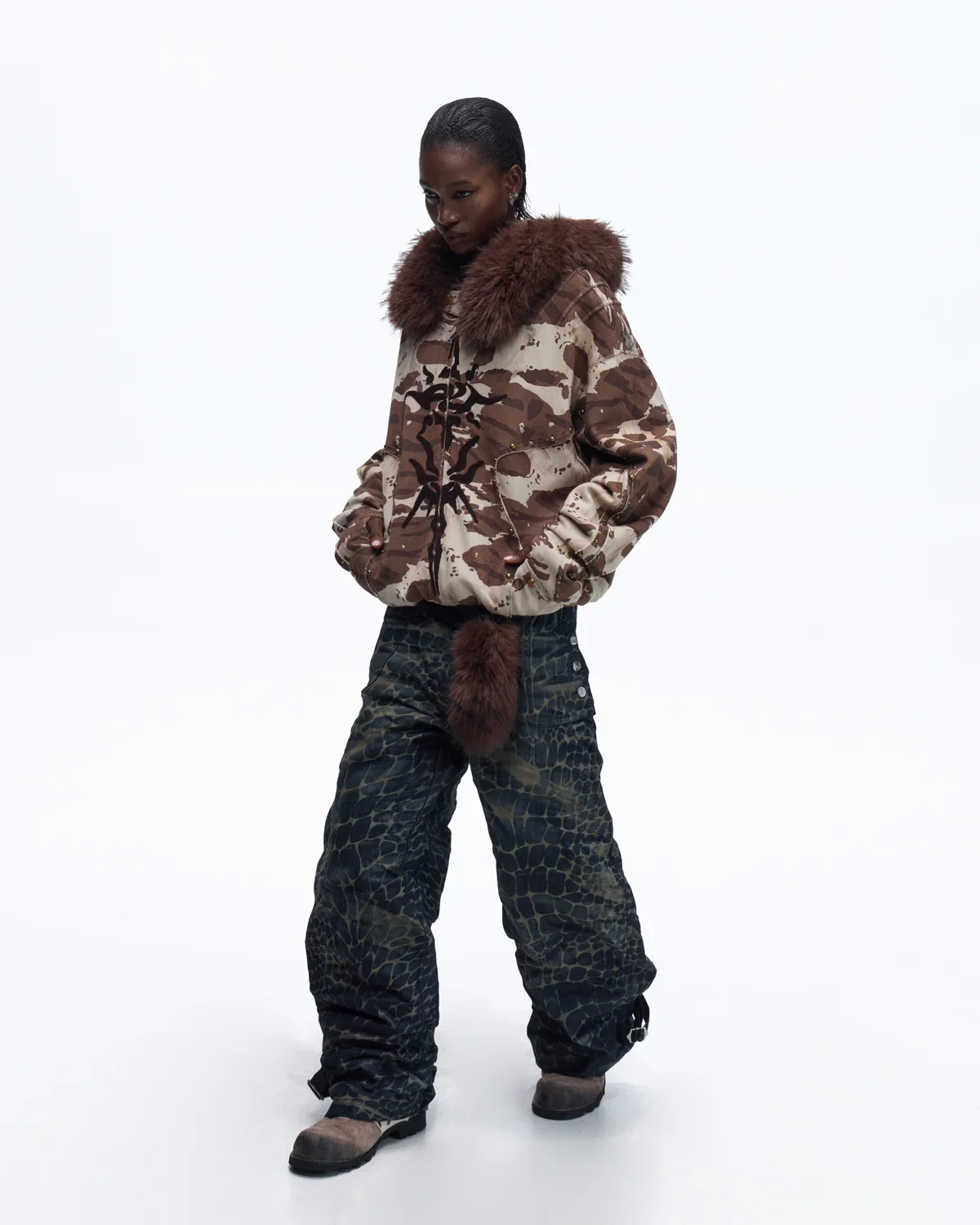 Personsoul Laser-Etched Crocodile-Patterned Raw Denim Curved Jeans - Image 14