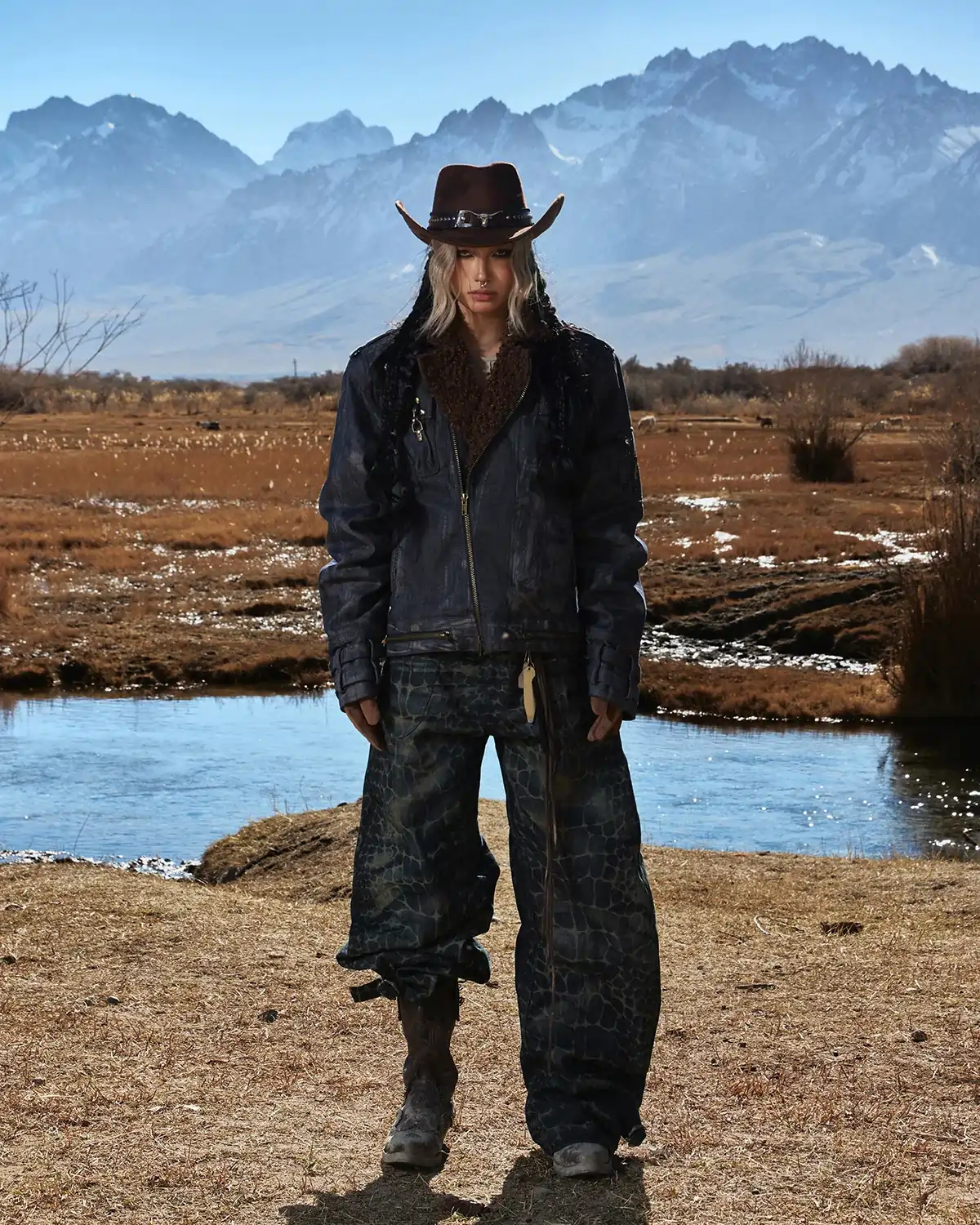 Personsoul Laser-Etched Crocodile-Patterned Raw Denim Curved Jeans - Image 6