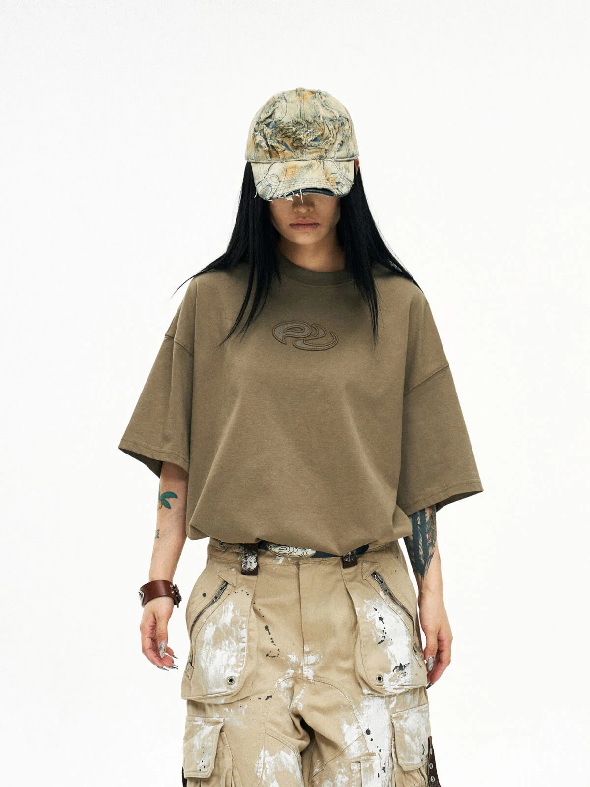 Personsoul Logo Embroidered Basic T-shirt - Image 14