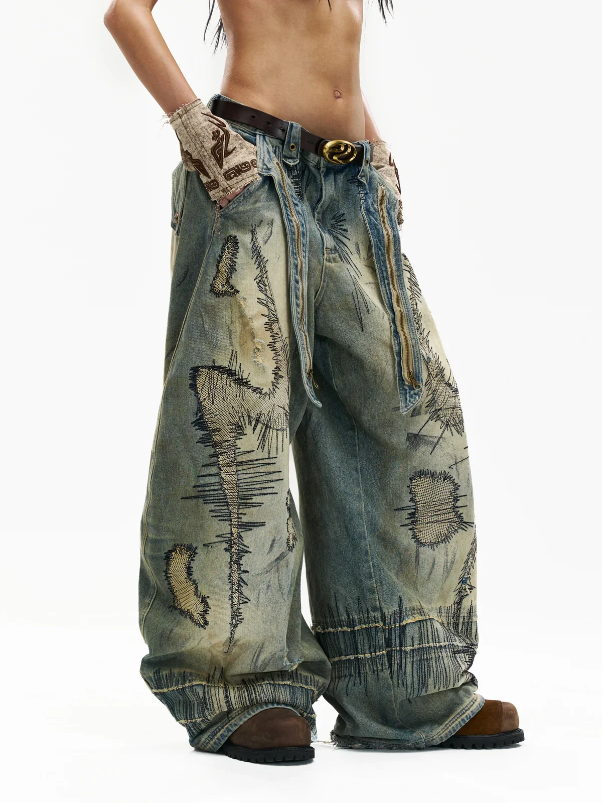 Personsoul Curved Blade Embroidered Denim Jeans - Image 4
