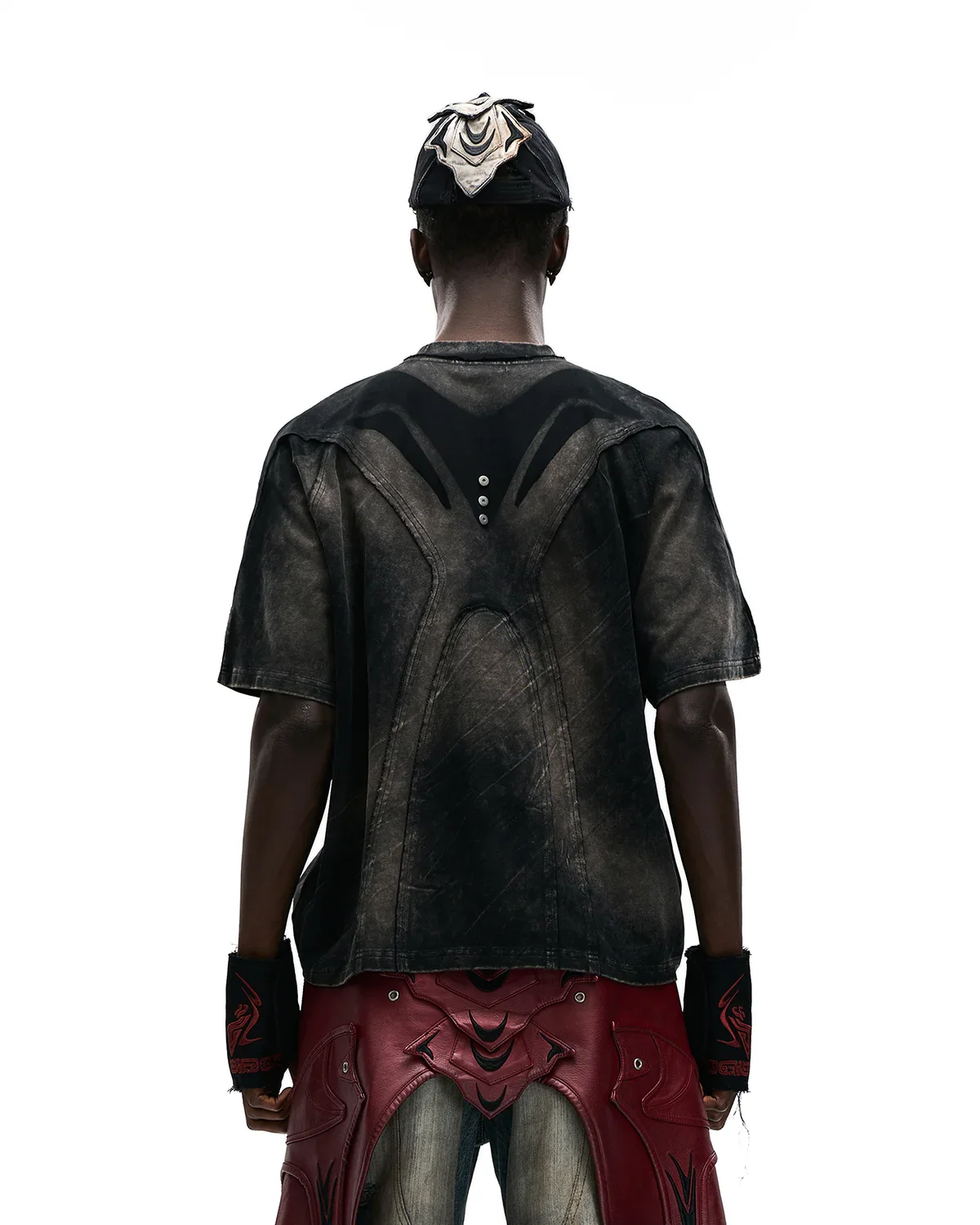 Personsoul Structured Mythical Beast Totem Distressed T-Shirt - Image 3