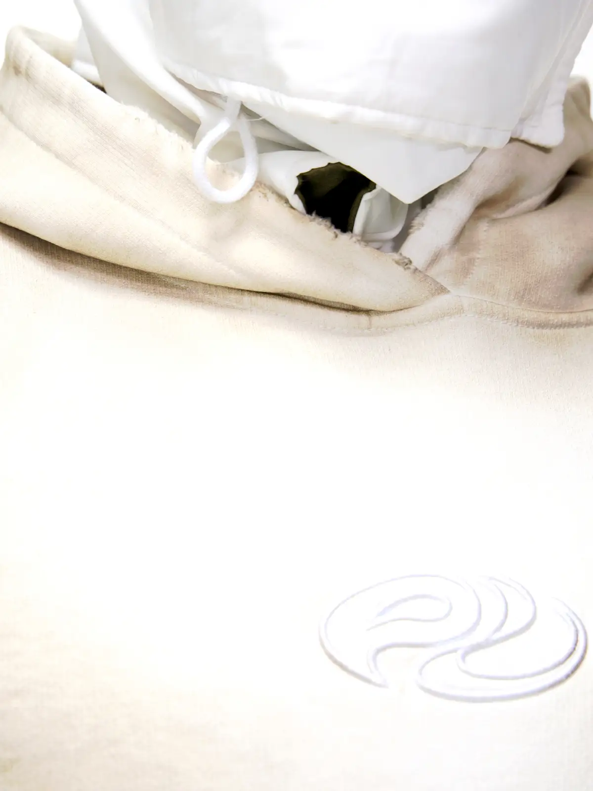 Personsoul Yuan Symbol Tie-Dye Gradient Hoodie - Image 5